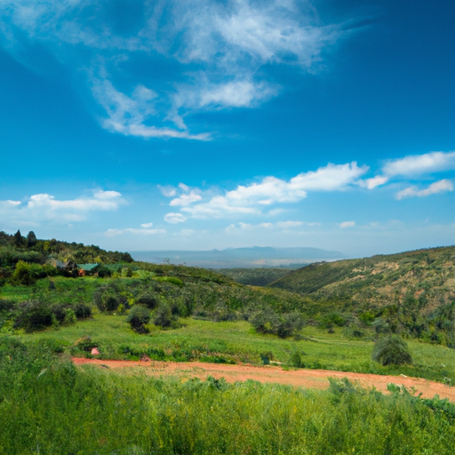 1. נוף פנורמי של גבעות ירוקות תחת שמים כחולים צלולים, המסמן את הקסם הכפרי של צפון ישראל